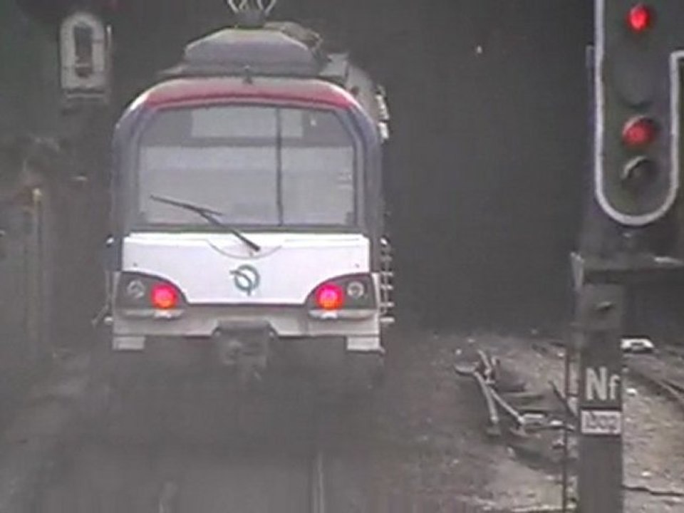 MS61 : A l'approche de la gare de Vincennes sur la ligne A du RER