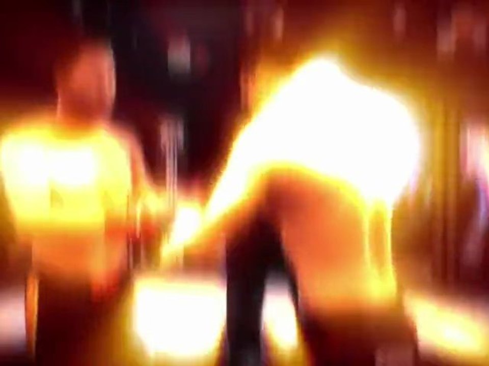 MMA (Mixed Martial Arts): EA Sports bombe le torse en video