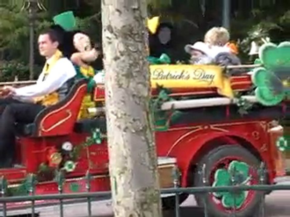 pré-parade st patrick disneyland paris