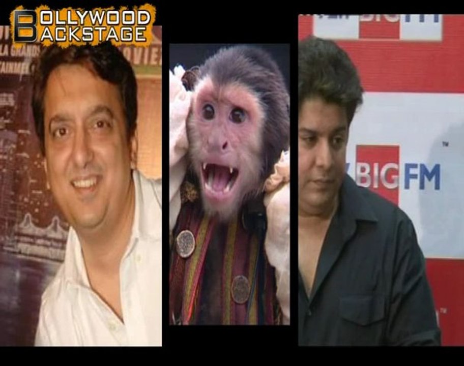Akshay Gets Slapped By a Monkey!!