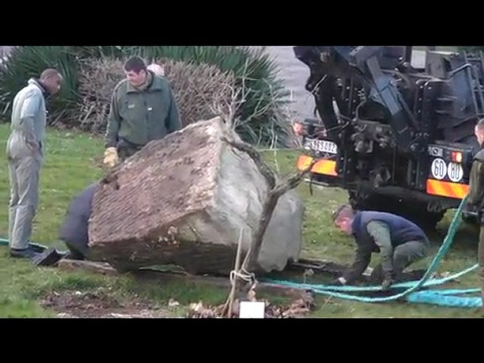 08 mars 2010 Démontage de la stèle en grès du 18RT