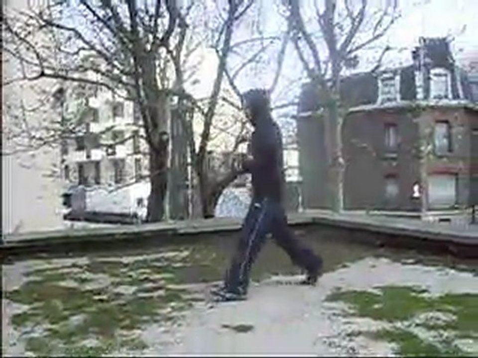 un saut de chake groupe des yamakasi du 92 (part 1)