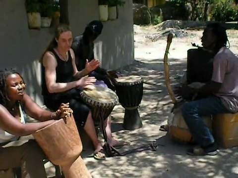 Alpha Mariama Karine, cours de percussion africaine, chants