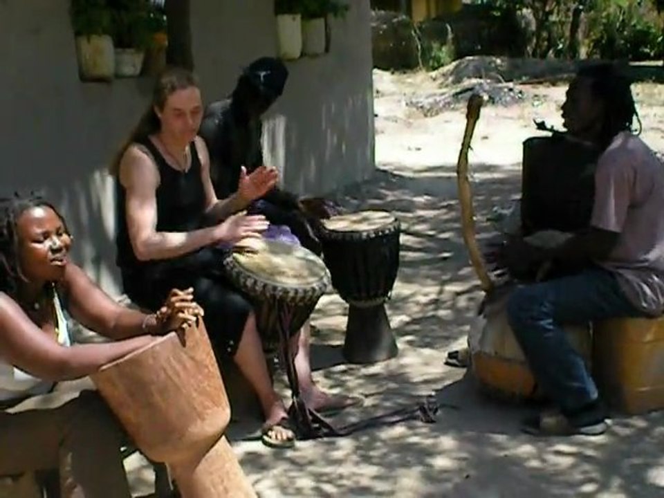 Alpha Mariama Karine, cours de percussion africaine, chants