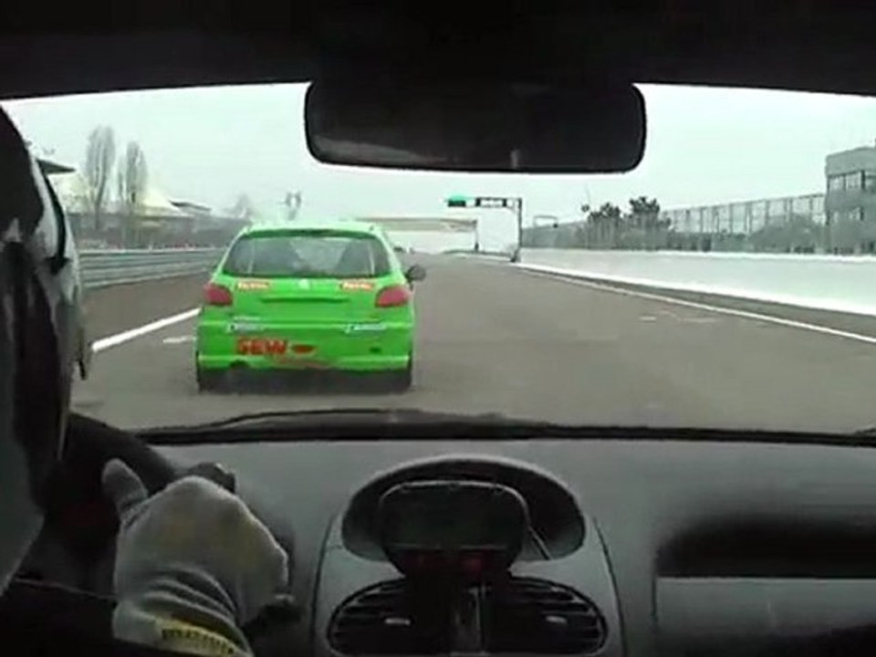 206S16 a l'arret complet ...sur le circuit de Dijon partie 2