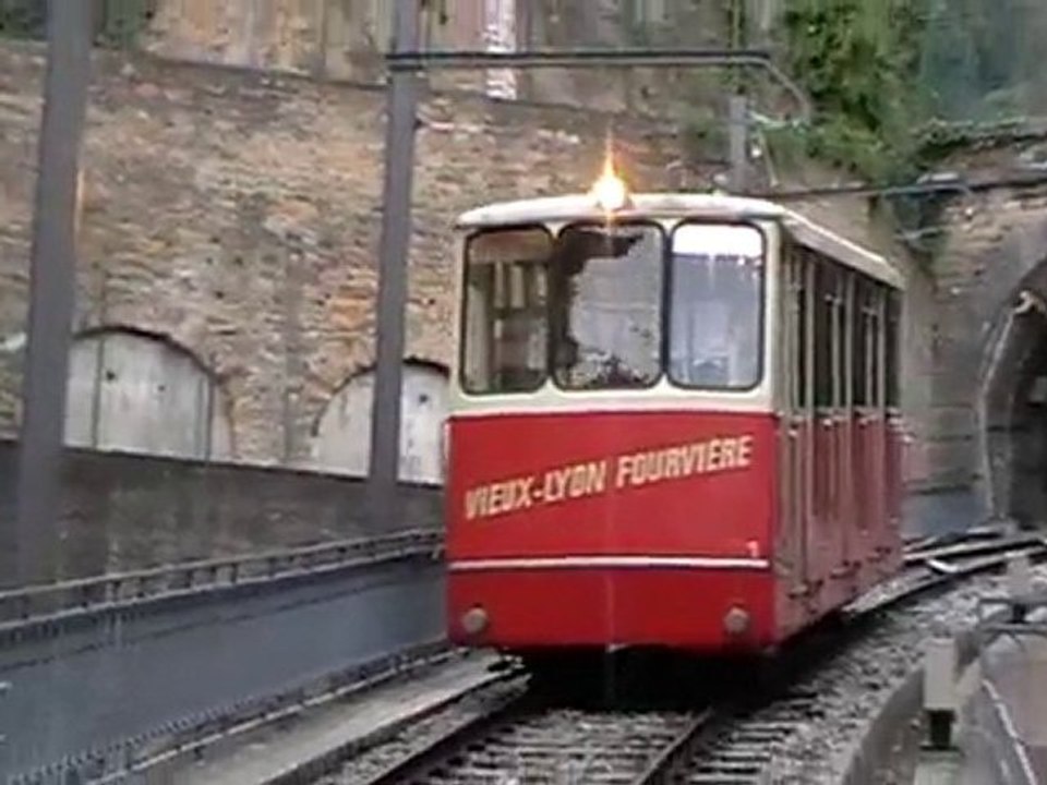 Funiculaire de fourvière : Arrivée à la station Vieux Lyon