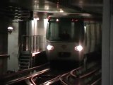 MPL75 : Arrivée sur le quai départ à la station Vaulx en Velin La Soie sur la ligne A du métro de Lyon
