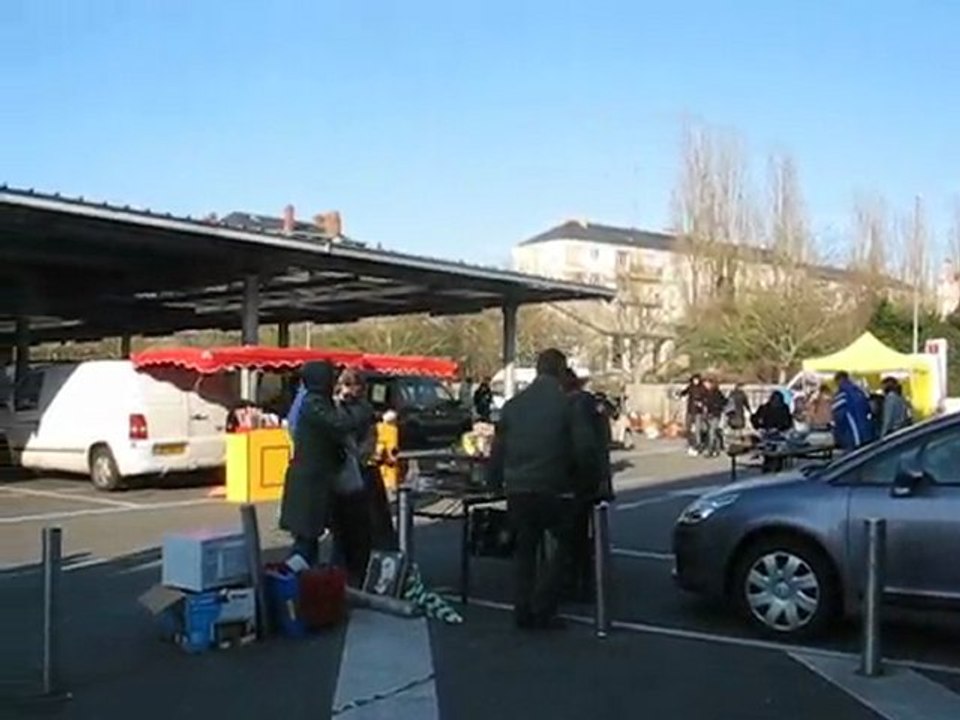 Saint Sébastien sur Loire : vide greniers