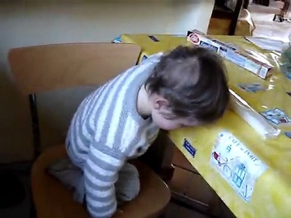 13-03-10 je monte sur la chaise