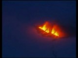 Estalla volcán cercano a gran glaciar en Islandia