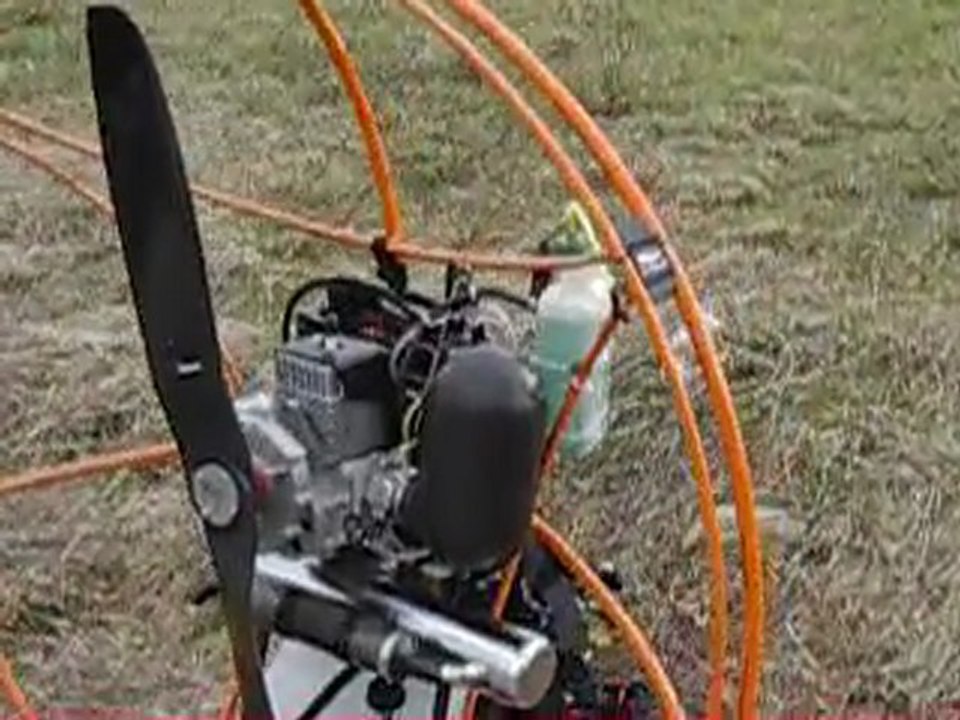 Paramoteur kangook moteur ROS 100 avec réservoir additionnel