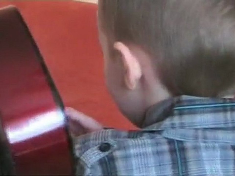 Muse Uprising par Romain 3ans 1/2