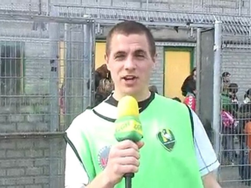 Wesley Verhoek feliciteert Kelly 18 jaar