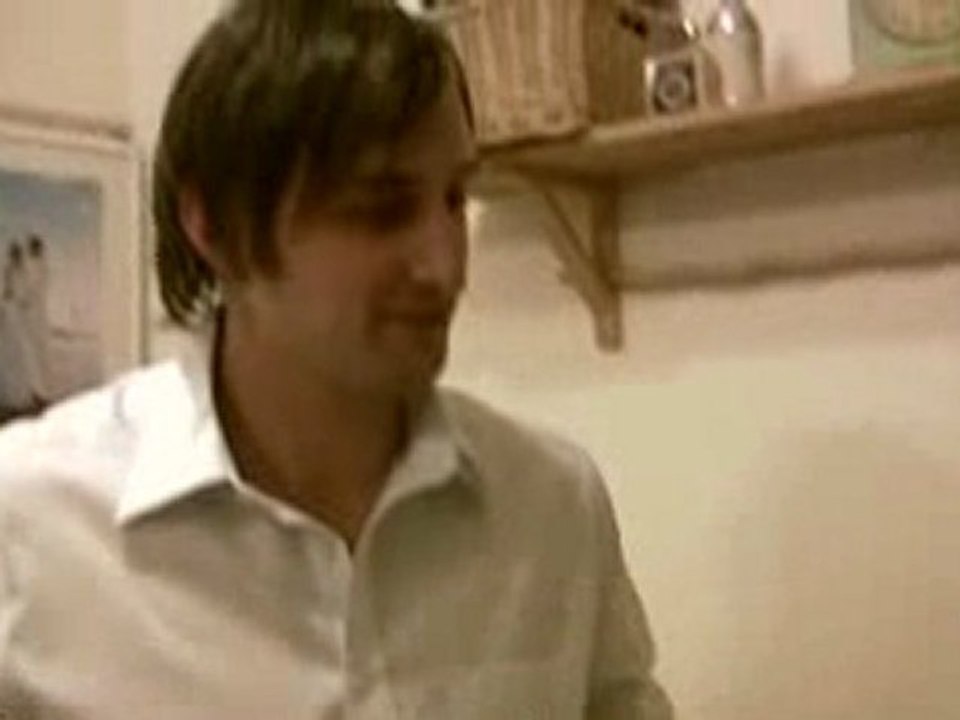 How to pick up girls with magic tricks