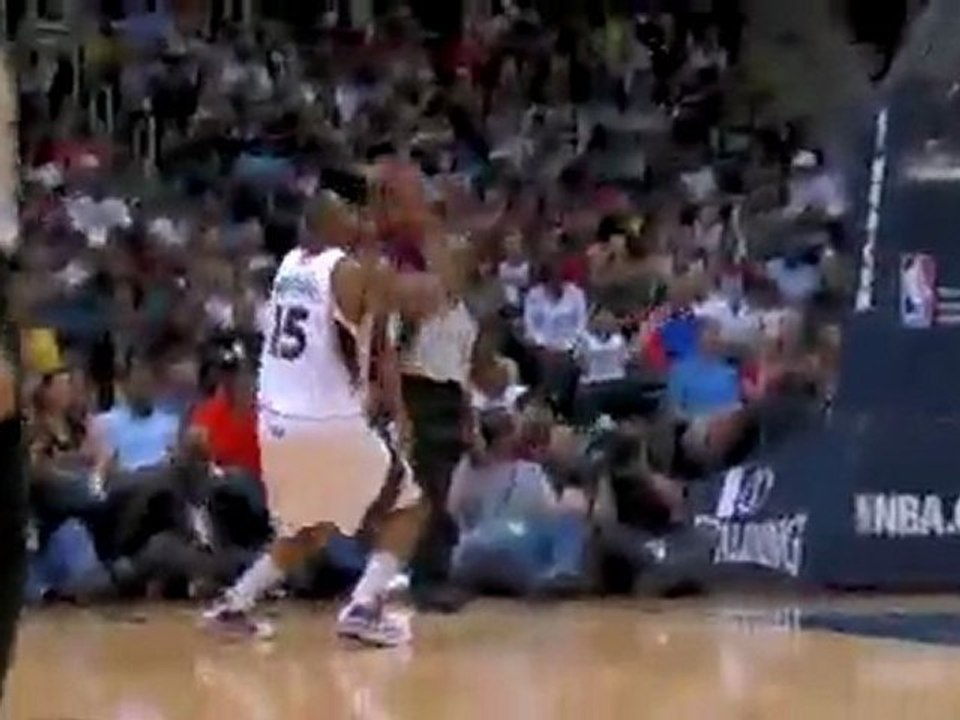 Al Horford drops 22 points and grabs 18 boards in a Hawks wi