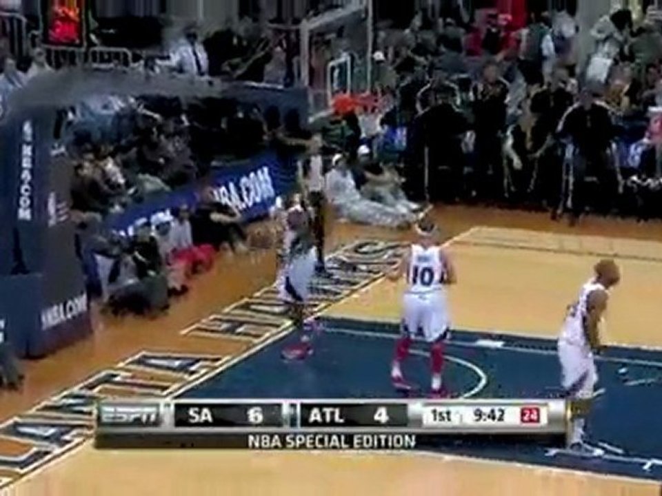 Richard Jefferson flies to the rim for a big one-handed jam.