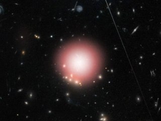 Zoom sur une très lointaine pouponnière d'étoiles