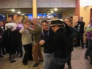 Danse sur une musique très connue jouée par des bretons