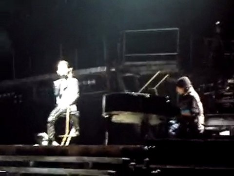 Tokio Hotel - Zoom into me (18.03.10 à Lyon)