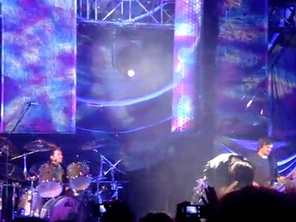 2010 Cranberies live Lyon  -  Ode to my Family