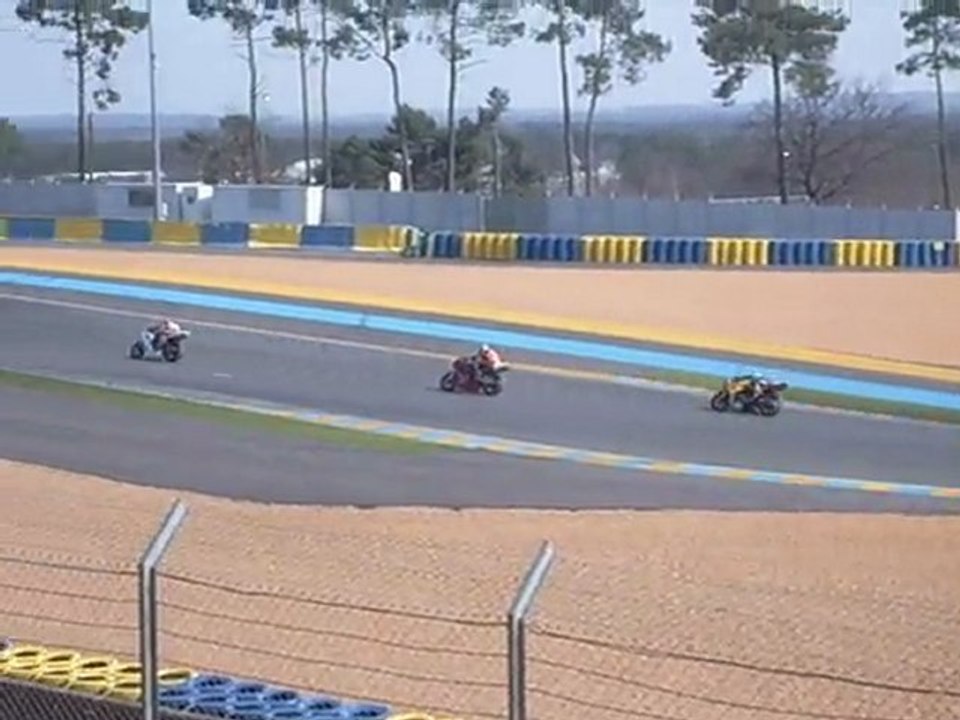 moto sur le circuit bugatti au mans 22 03 2010