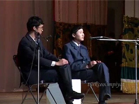 Kırgız öğrencilerden DAVOS ve ONE MİNUTE canlandırması