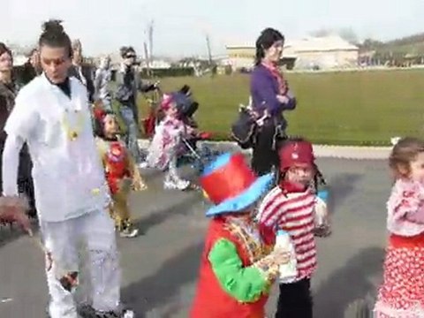 Mars 2010 - Défilé du carnaval à l'école
