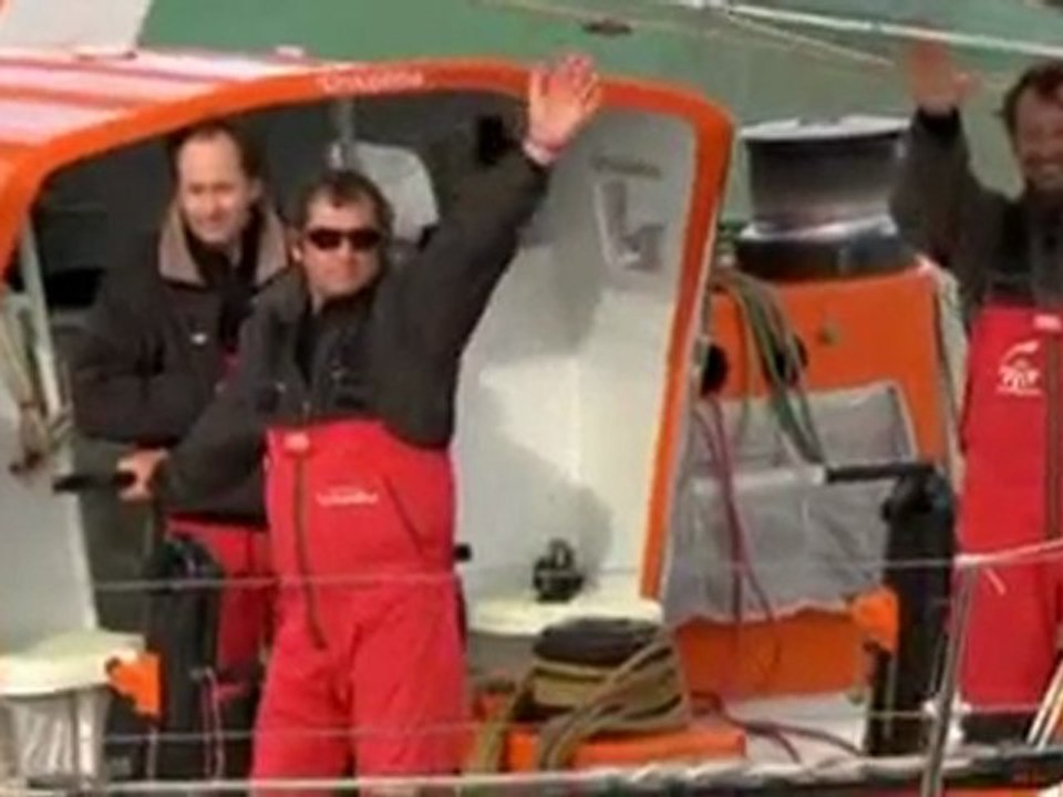 Groupama 3 arrive à Brest