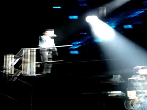 Tokio hotel - Durch den monsun (20-03-2010 Nantes)