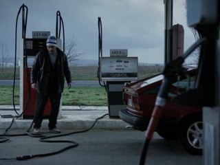 Benzin İstasyonunda Tuhaf Şeyler Oluyor