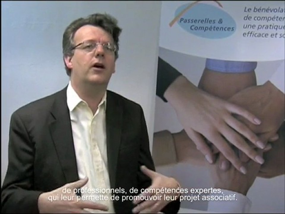 Présentation étude "regards croisés sur le  bénévolat de Com