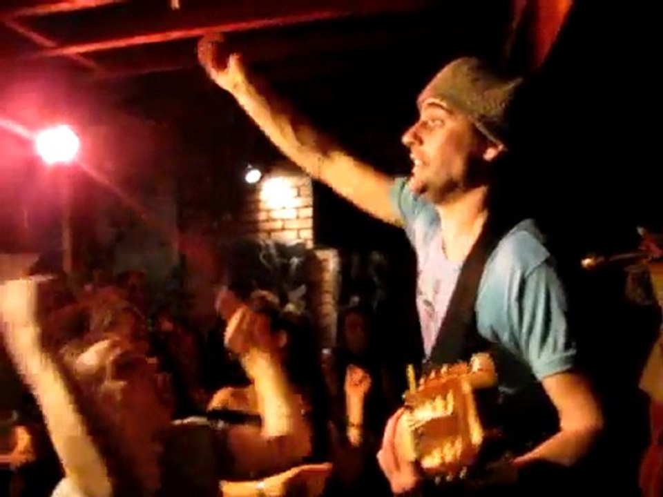 2010_03_13_rouen_bateau-ivre_zikatatane (00)2mn29