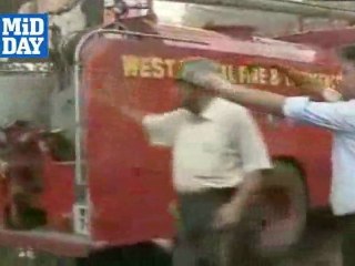 Hundreds trapped in Kolkata fire