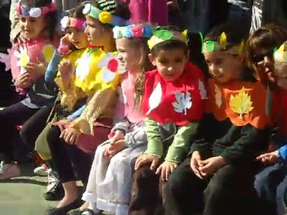 Fête du Carnaval a l'école de Lilly "LE LIEVRE ET LA TORTUE"