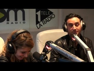 Julie Zenatti et Cyril Hanouna dans le i>radio show version2