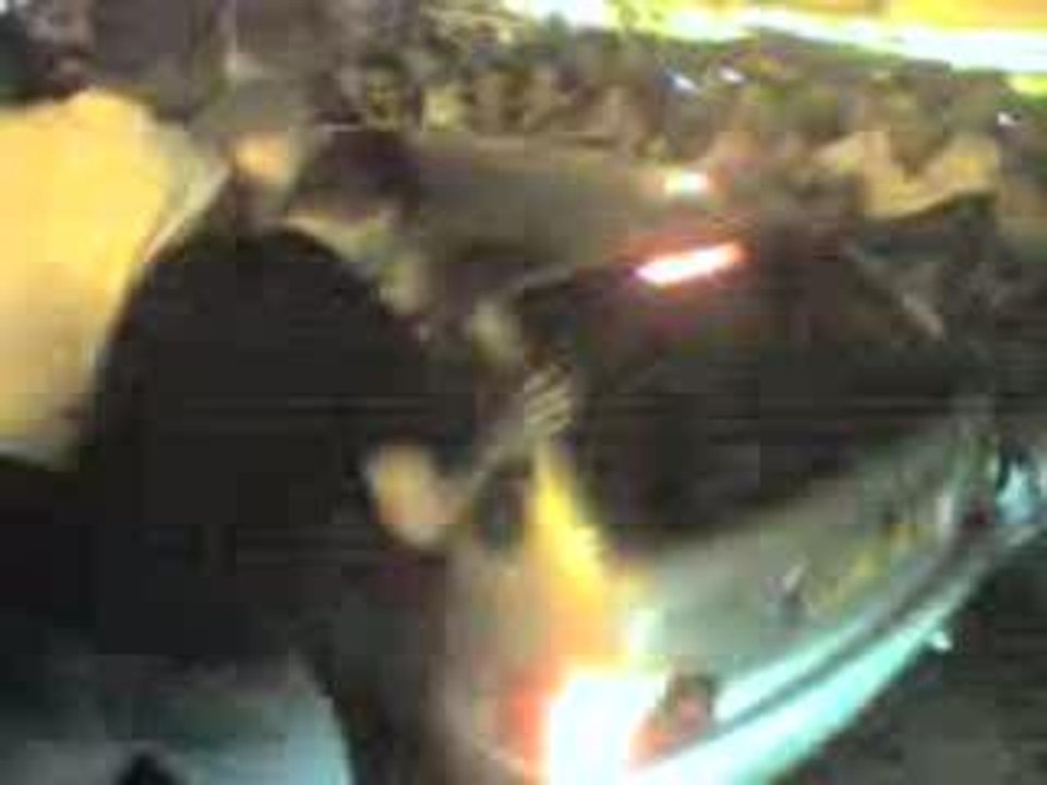 secouage d'une voiture apré la demi