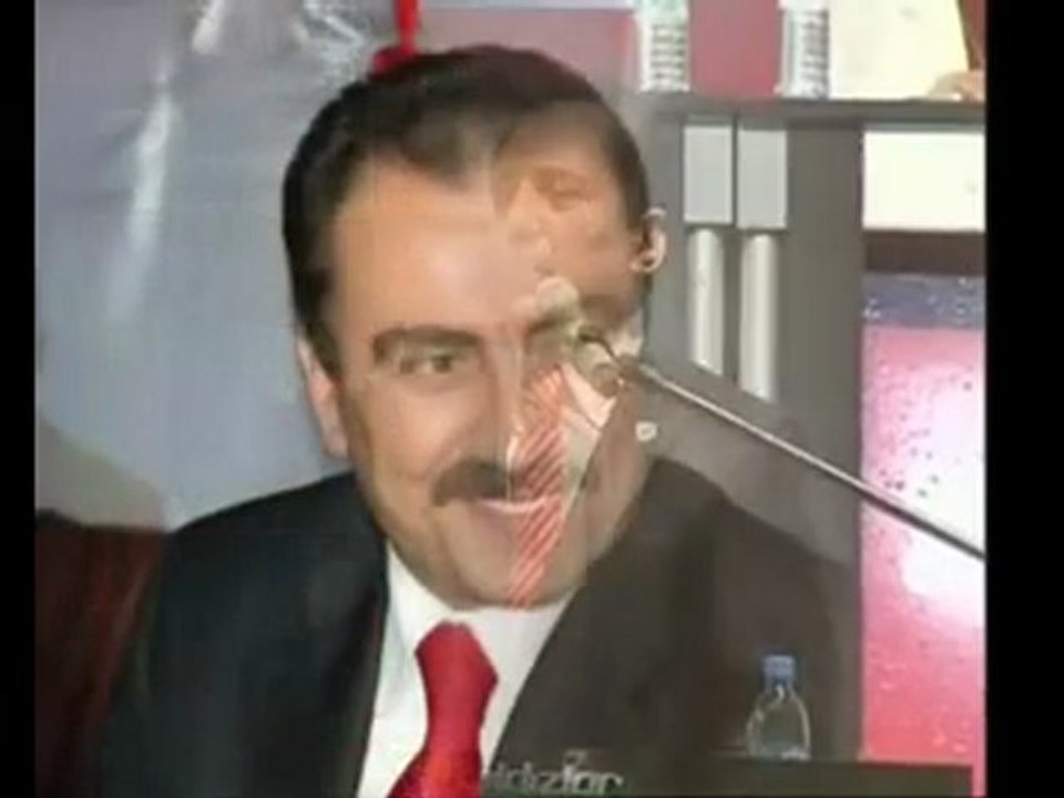 Muhsin Yazıcıoğlu - Üşüyorum (Şiir)