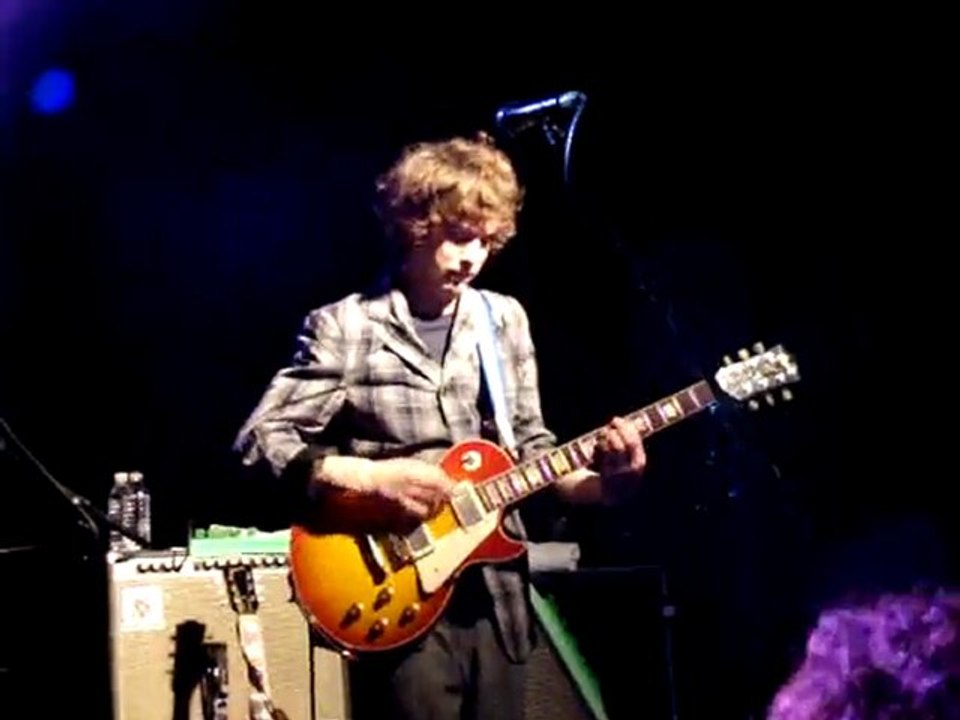 MGMT "Electric Feel" @Trabendo, Paris France 2010