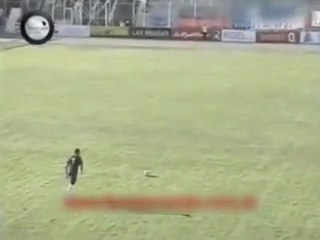 Portiere argentino segna da 70 metri