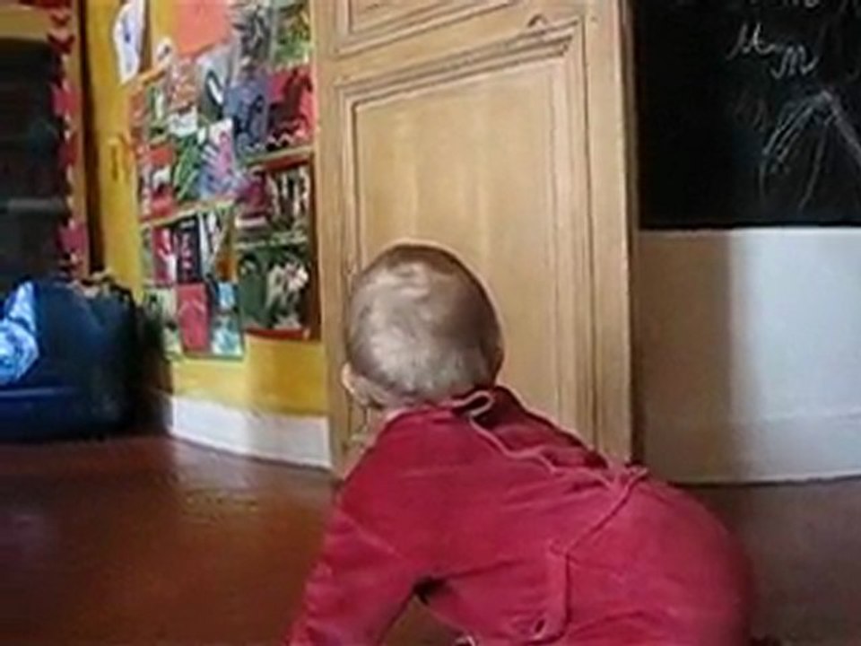 Les débuts à 4 pattes de Zacharie