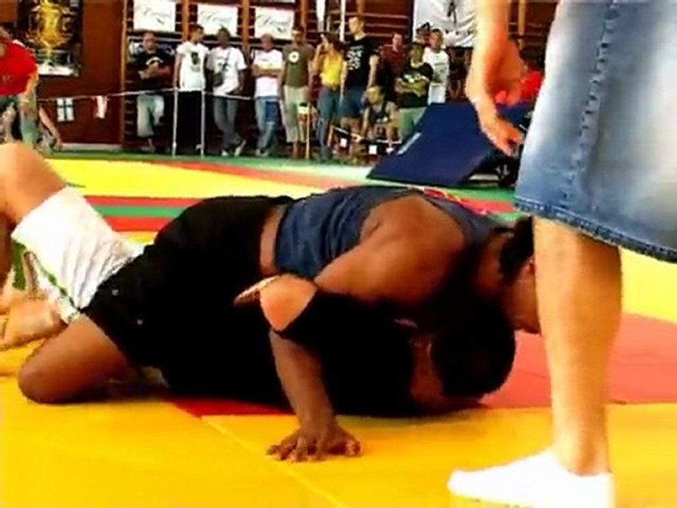 David Pierre Louis (Sankuno) VS H. Mezouari VIC 2 II 2006