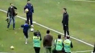 Cristiano Ronaldo ve Ozbek Cocuk - MuGi.