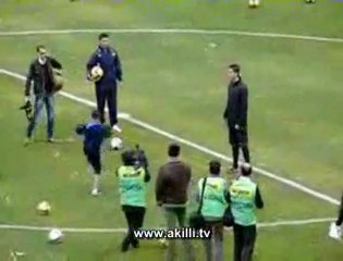 Cristiano Ronaldo ve Ozbek Cocuk - MuGi.