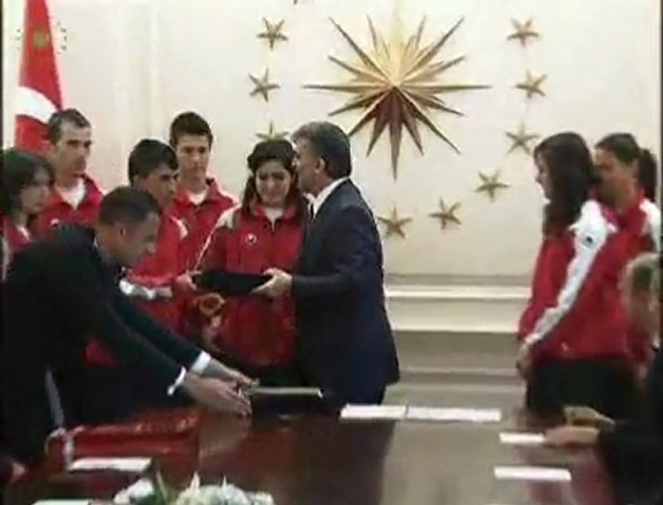 Çanakkale`den Gelen Bayrak ve Toprak Çankaya Köşkü`nde