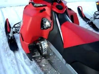 Motos de nieve en Finlandia