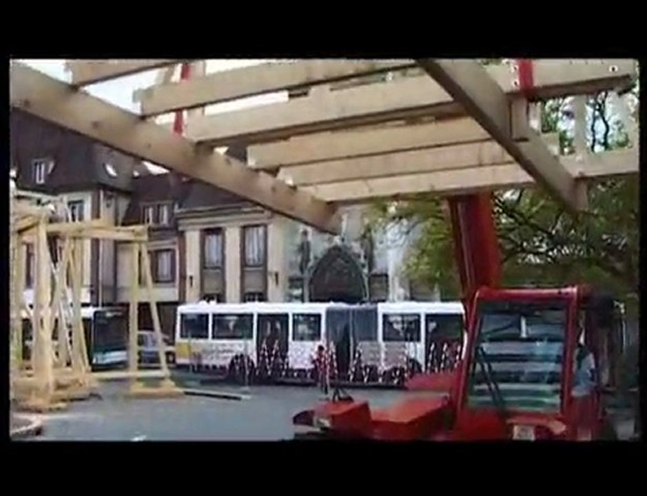 Tadashi Kawamata Sur la voie (extrait)