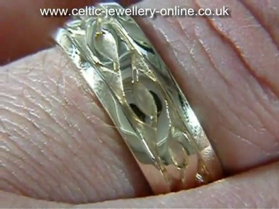 Celtic Ring - 9ct Gold DSF311G