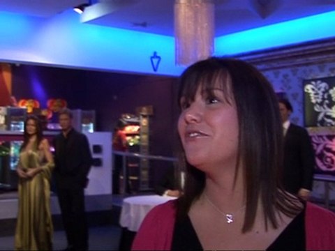 RPattz waxwork wows screaming fans