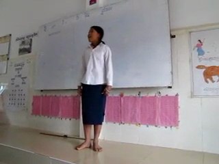 Fin: les élèves de Sambath chantent. Battambang – Cambodge