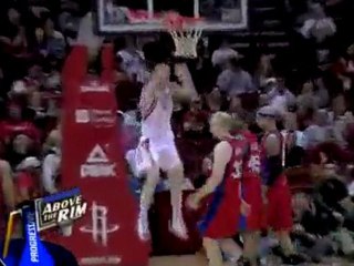 Chase Budinger cuts to the hoop, takes the pass from Aaron B
